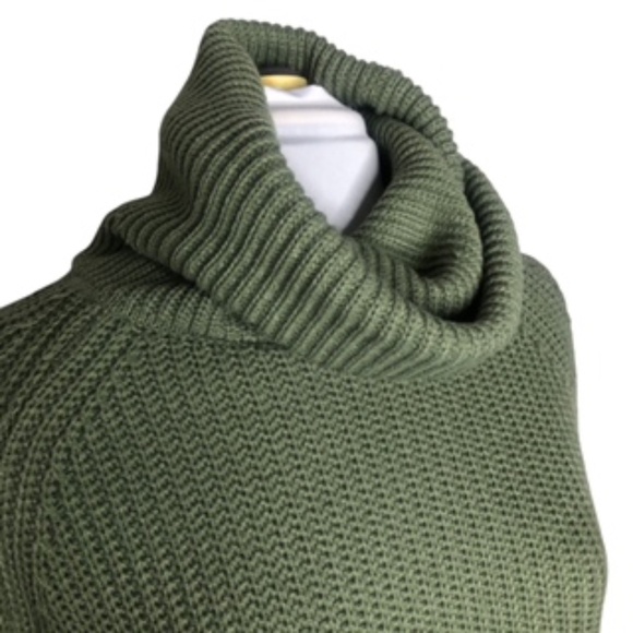 NWOT No Brand Label Cowl Neck Side Split Raglan Sleeve Olive Tunic Size L - Picture 2 of 4